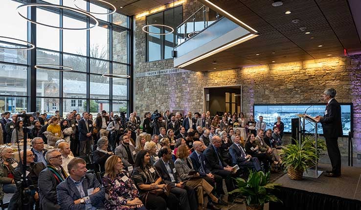 T1V-Story-Lehigh-University-Business-Innovation-Building-Tauck-Family-Lobby