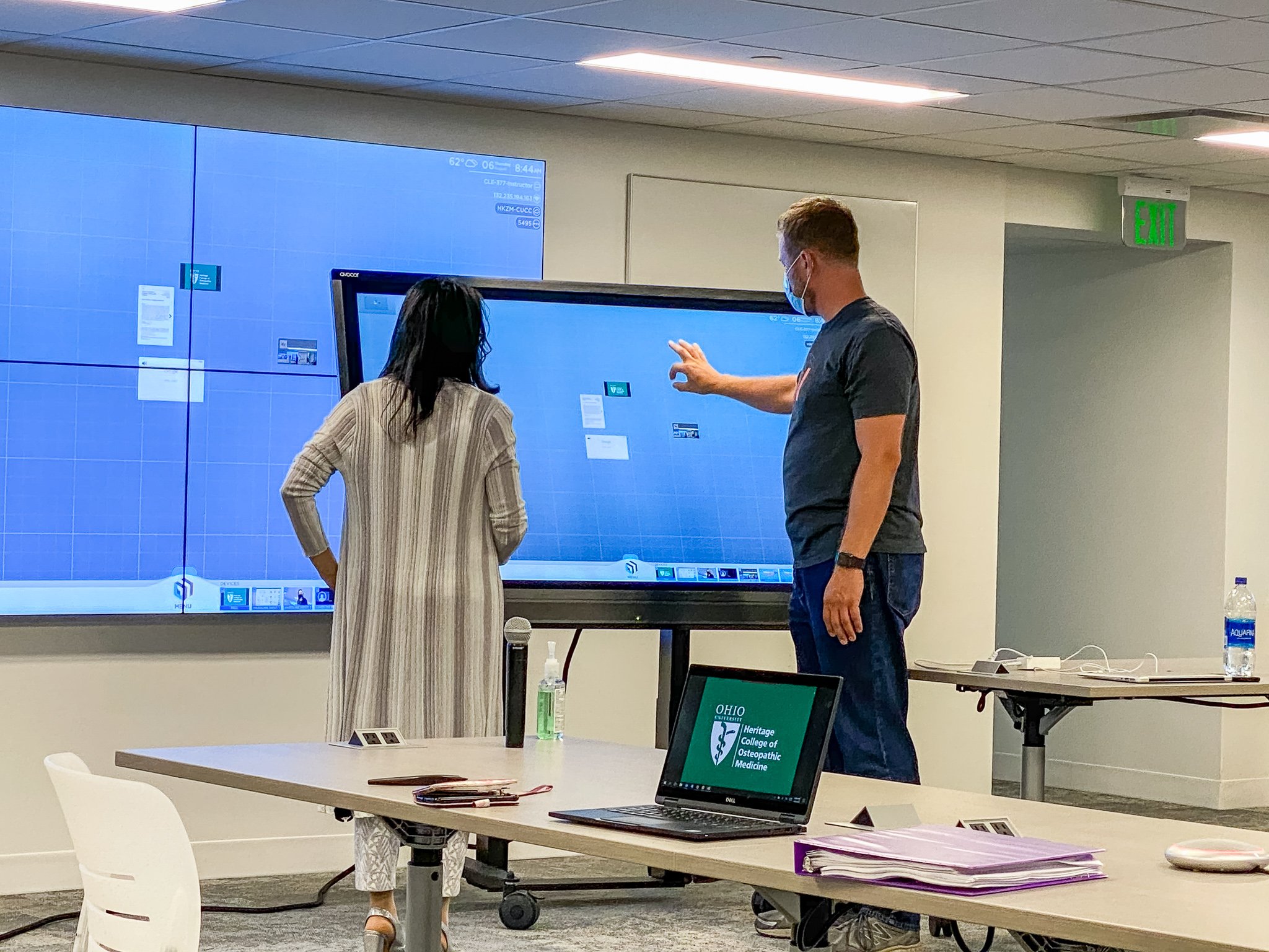 T1V-Ohio-University-OU-Heritage-College-of-Osteopathic-Medicine-thinkhub-connect-active-learning-classroom-multipanel-display-August-2020-4