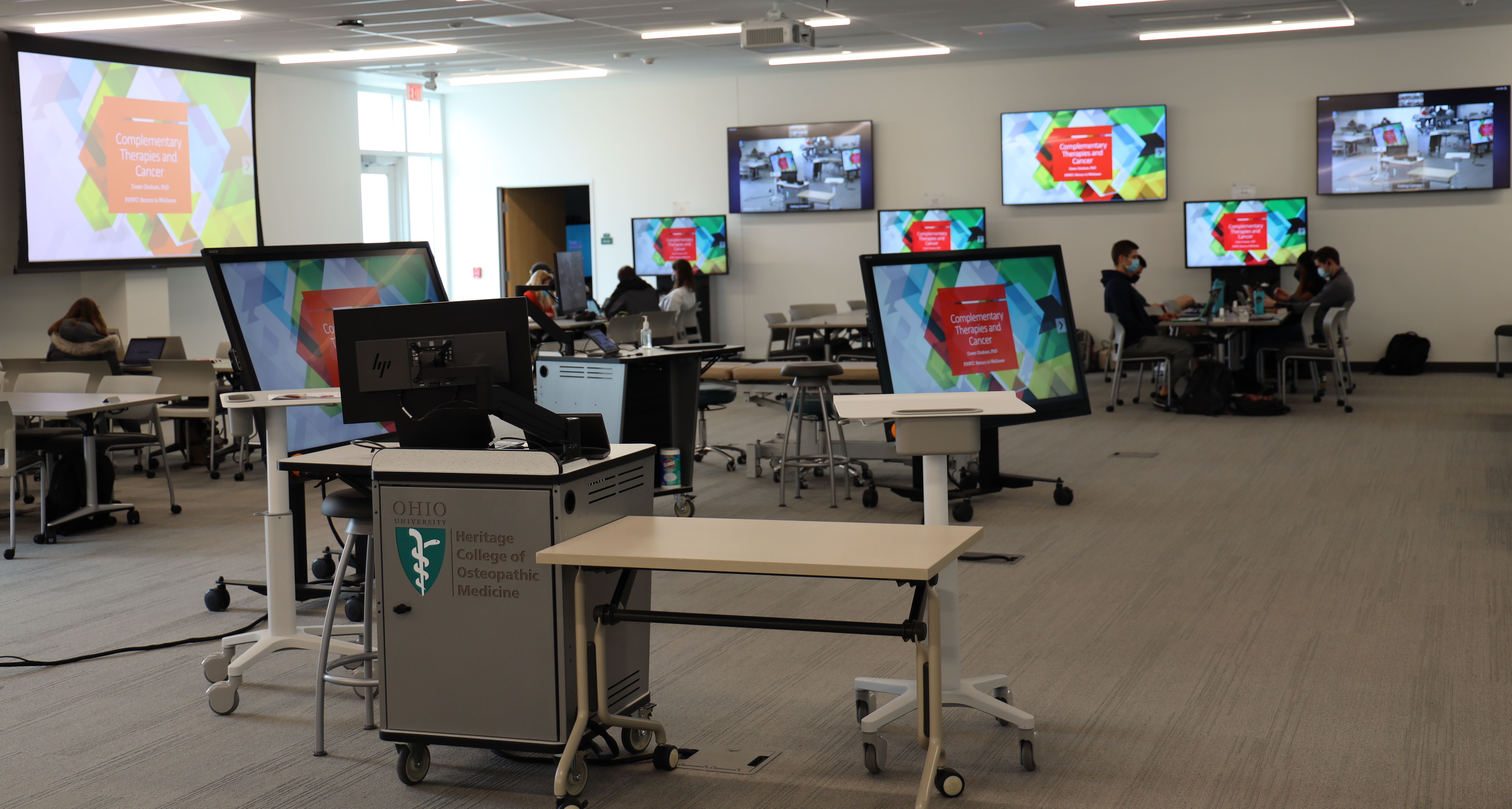t1v-ohio-university-heritage-college-of-osteopathic-medicine-thinkhub-education-active-learning-classroom-1